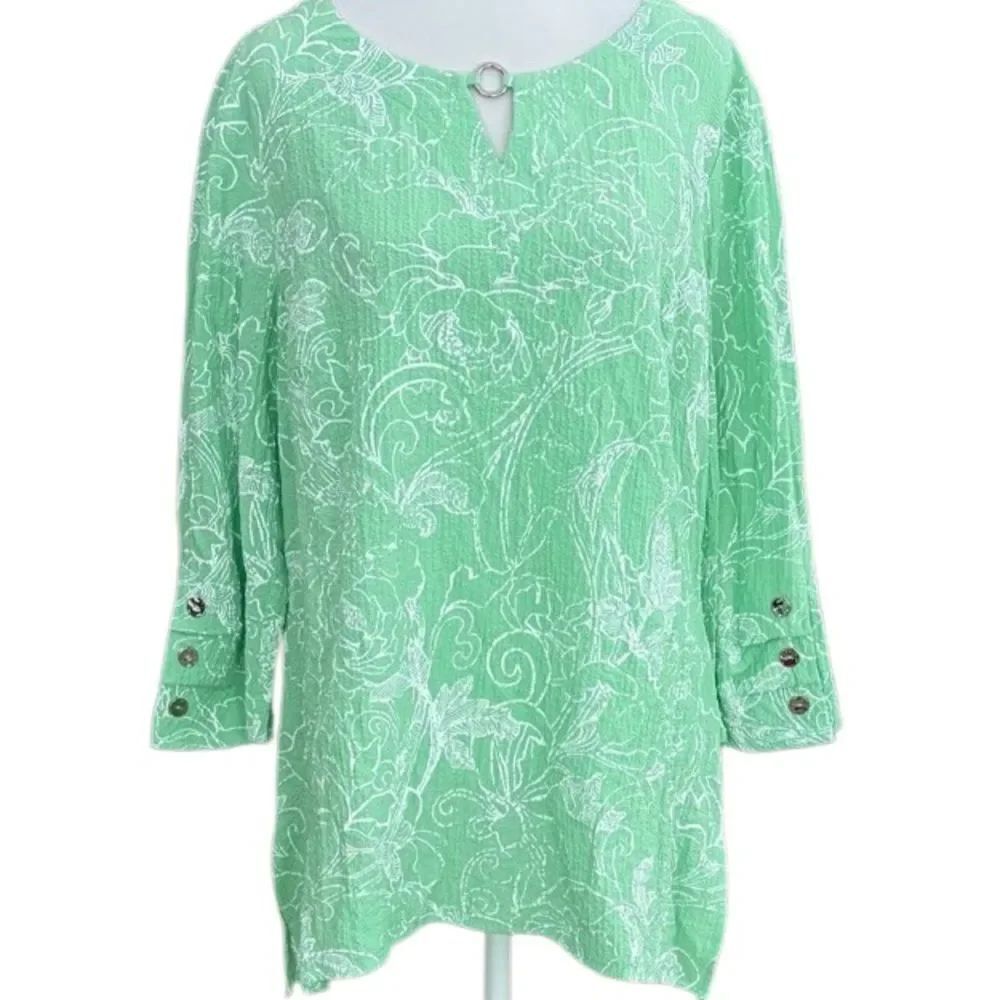 JM Collection Mint Green Patterned Blouse size L.